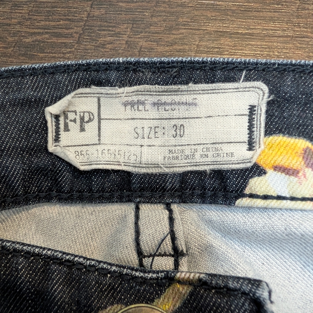 Free People "Miami Nights" Bali Flare Jeans Size 30 - Picture 3 of 6
